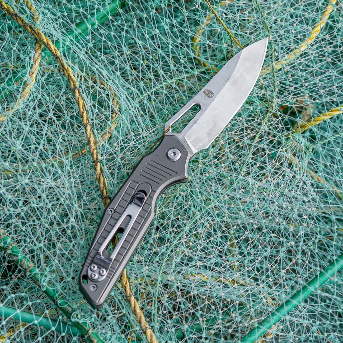 ROCK FLUORITE | LINER LOCK | D2 | SILVER TITANIUM | TD-15T