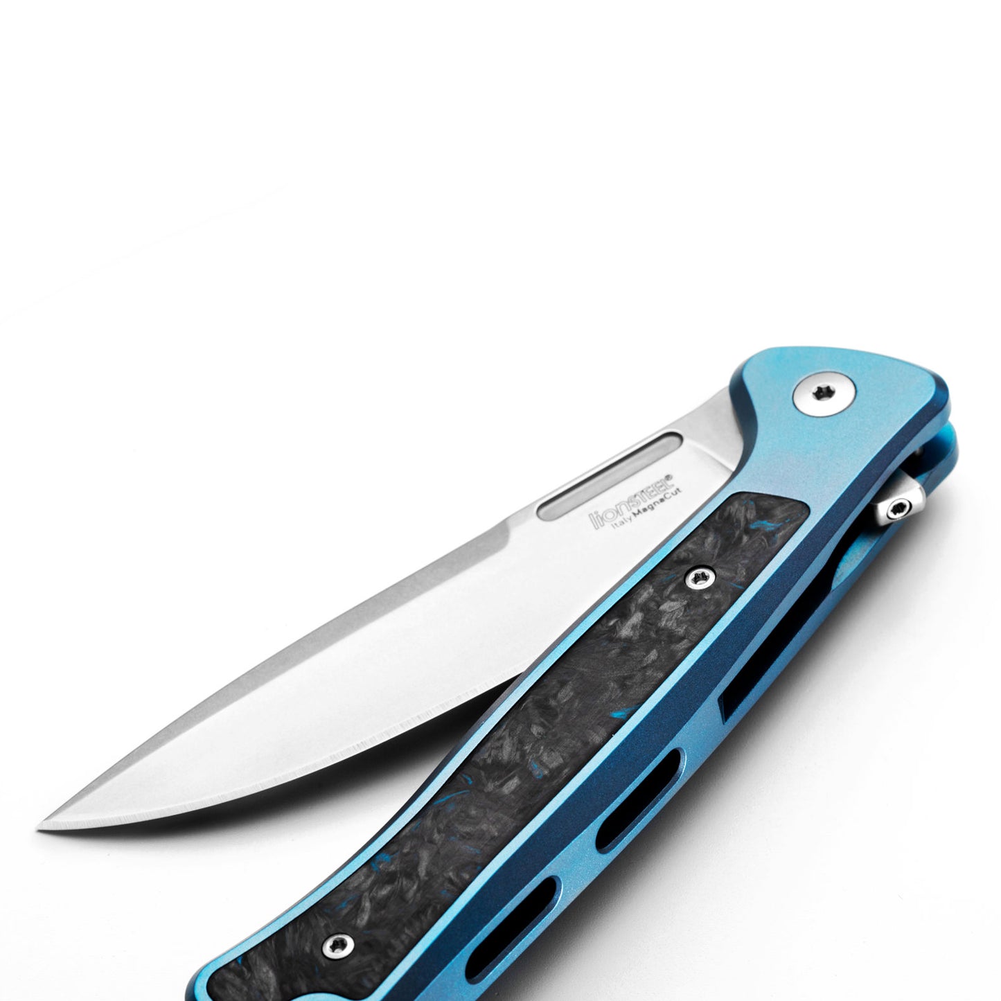 LIONSTEEL | Solid Blue Titanium. Blade M Cut SWBlue | SK01 BL